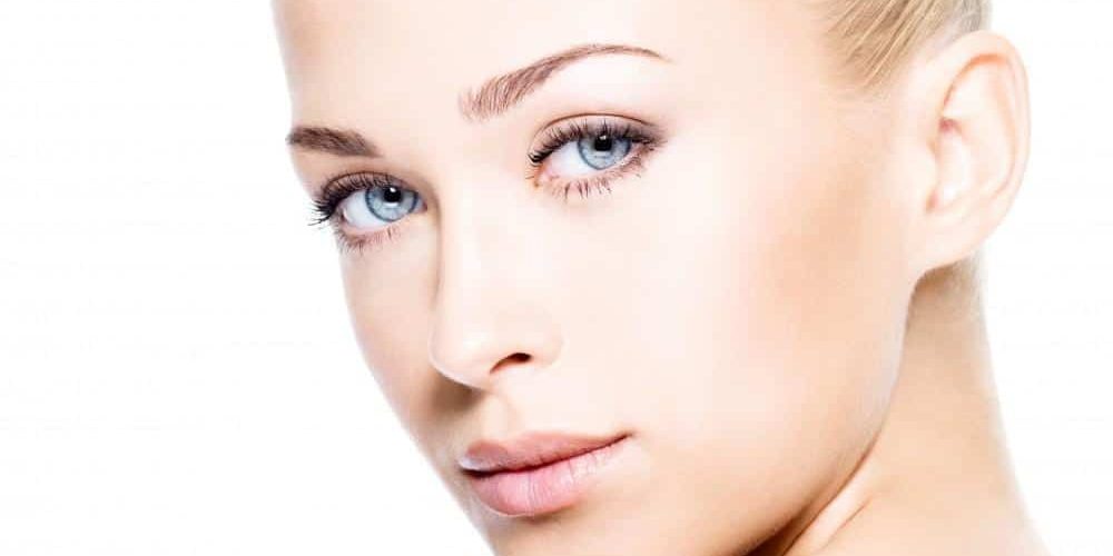 4 Tips To Help Your Skin Looks Its Best This Holiday Season